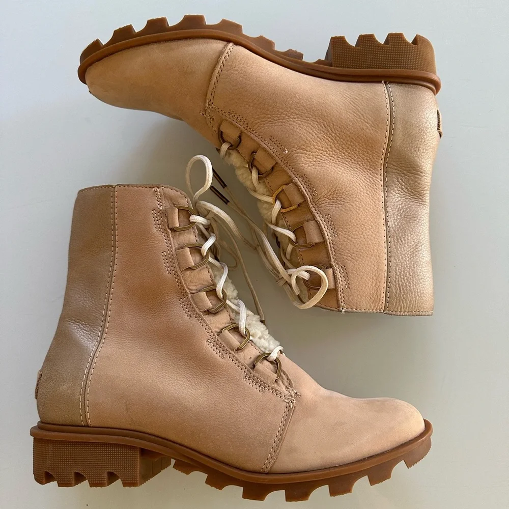 SOREL Phoenix Short Lace Lux Waterproof Boot Size 9 Natural Tan